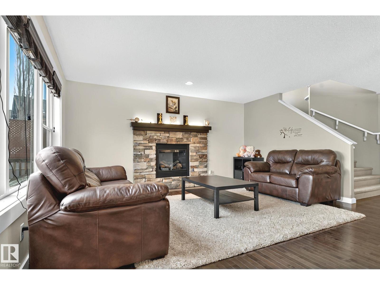 Photo 10 of 224 54 St Sw, Edmonton AB