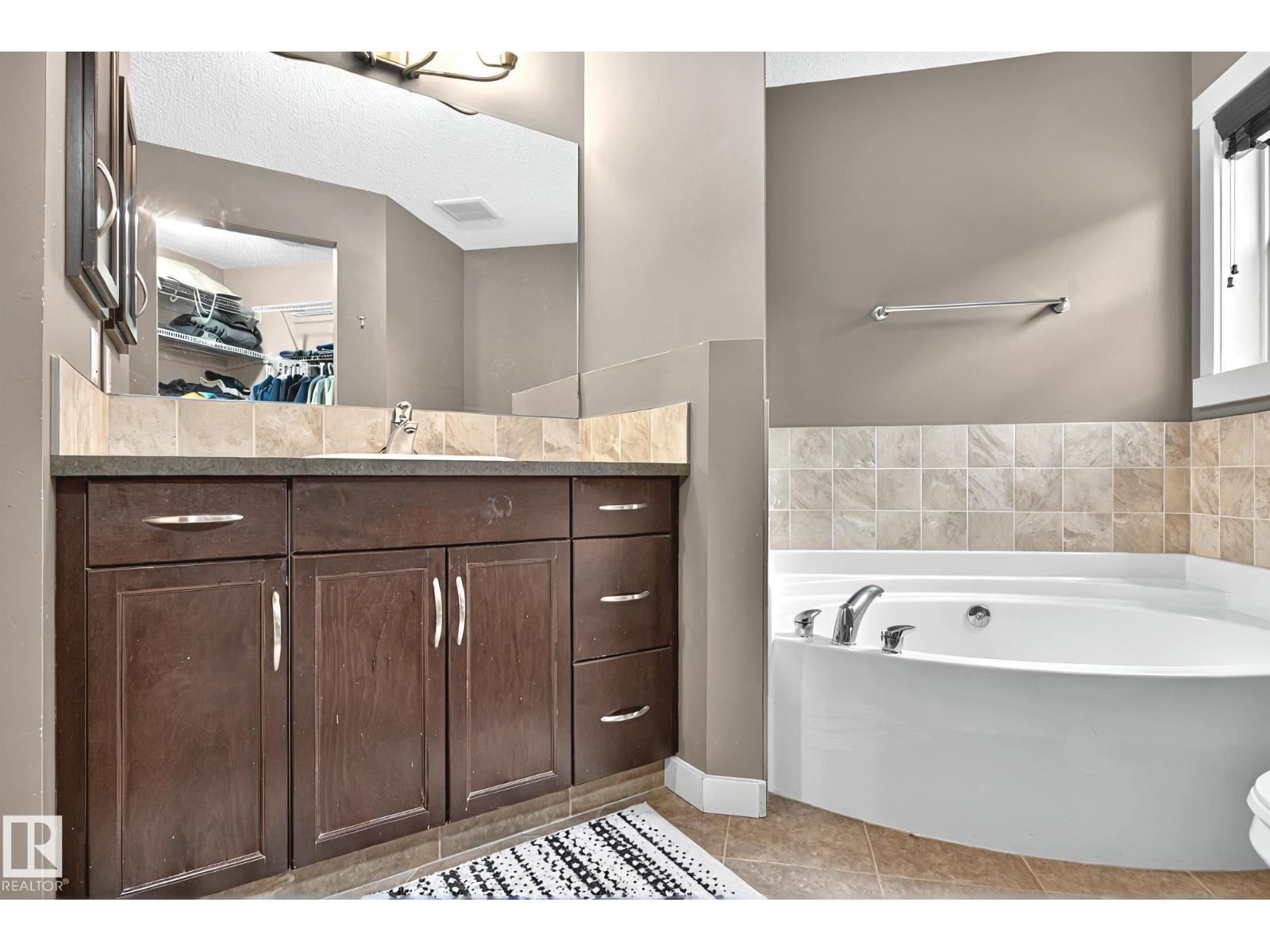 Photo 46 of 224 54 St Sw, Edmonton AB