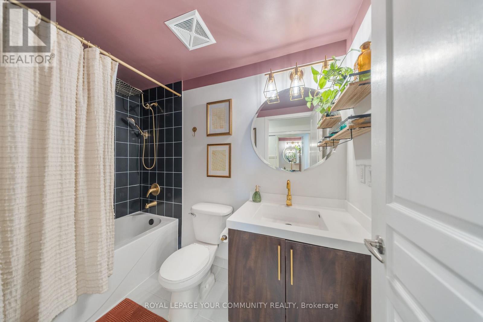 Photo 36 of 2101 15 Legion Road, Toronto ON