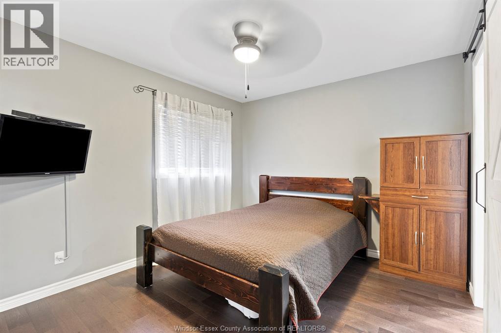 Photo 48 of 113 Beach Court, Stoney Point ON