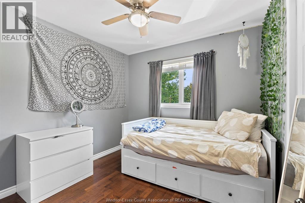 Photo 32 of 113 Beach Court, Stoney Point ON