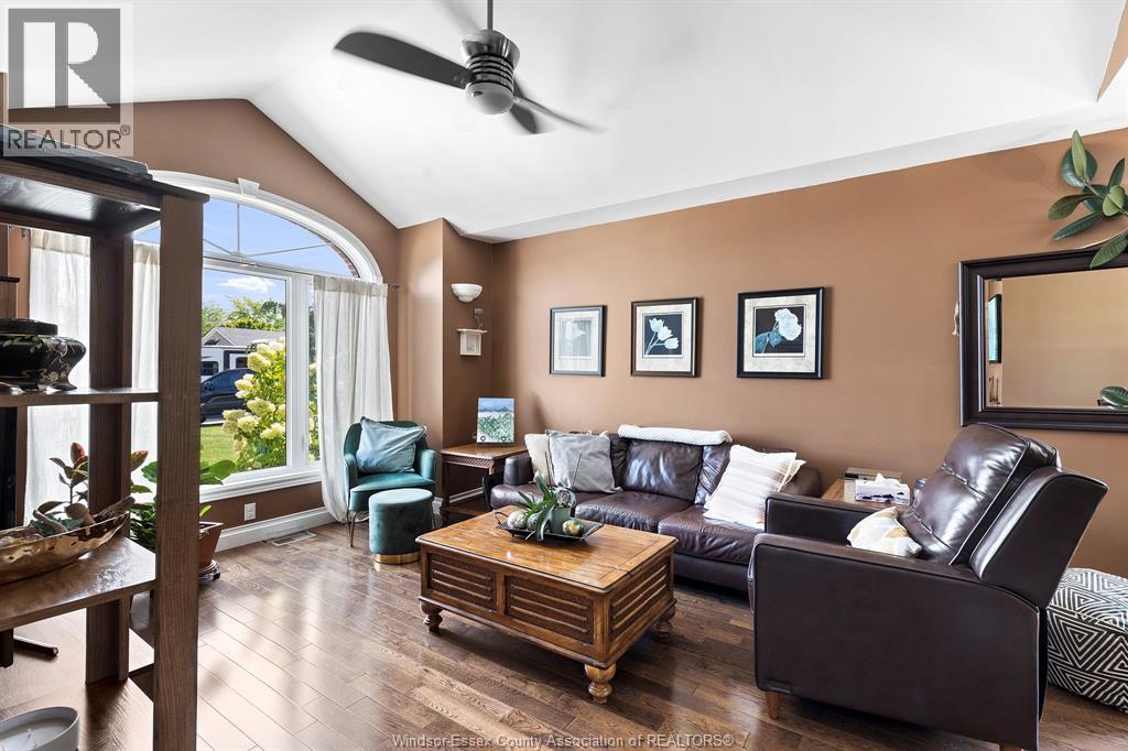 Photo 1 of 113 Beach Court, Stoney Point ON