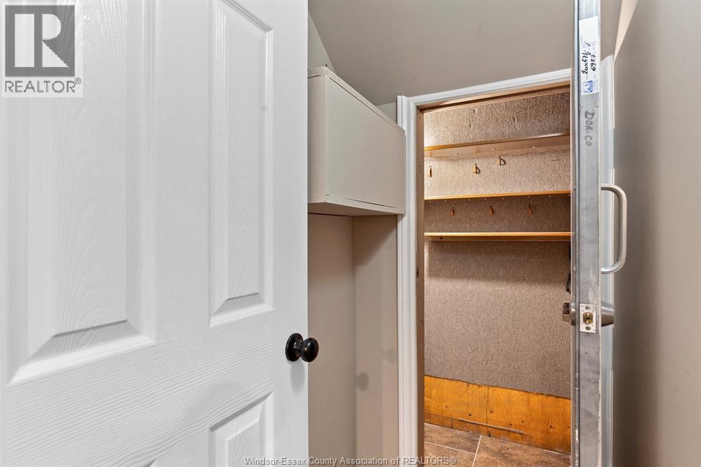 Photo 8 of 113 Beach Court, Stoney Point ON