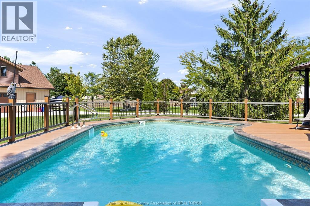 Photo 2 of 113 Beach Court, Stoney Point ON