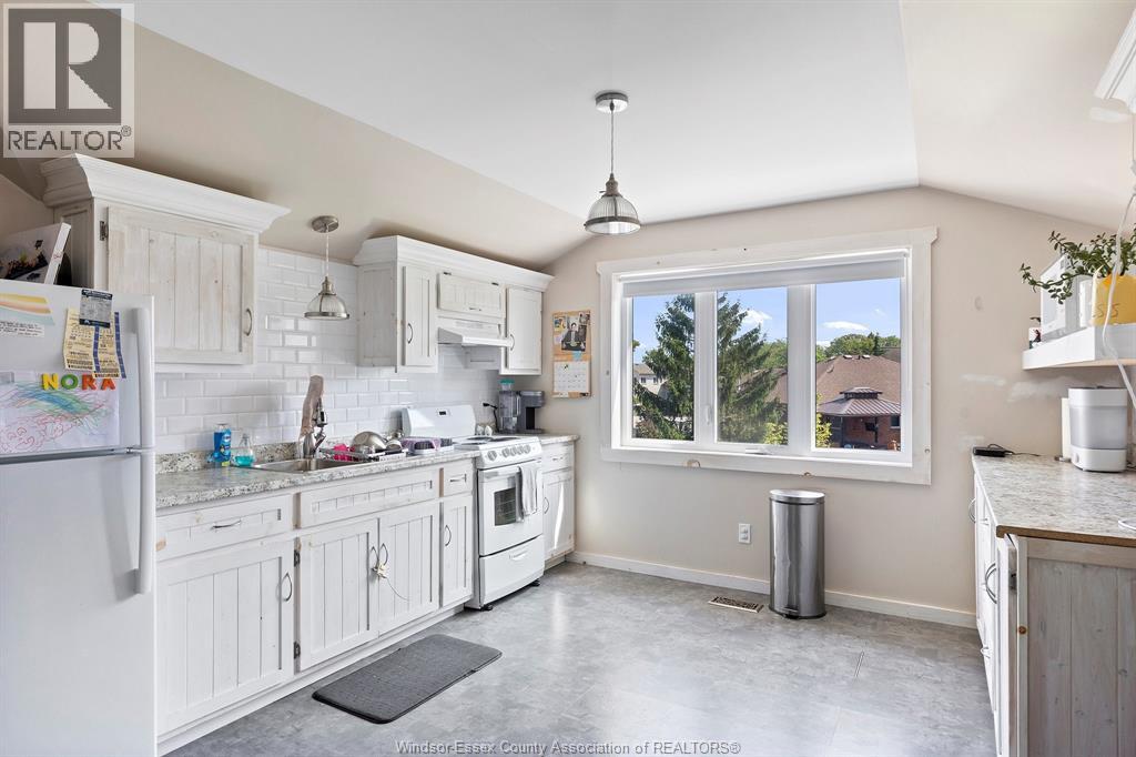 Photo 42 of 113 Beach Court, Stoney Point ON