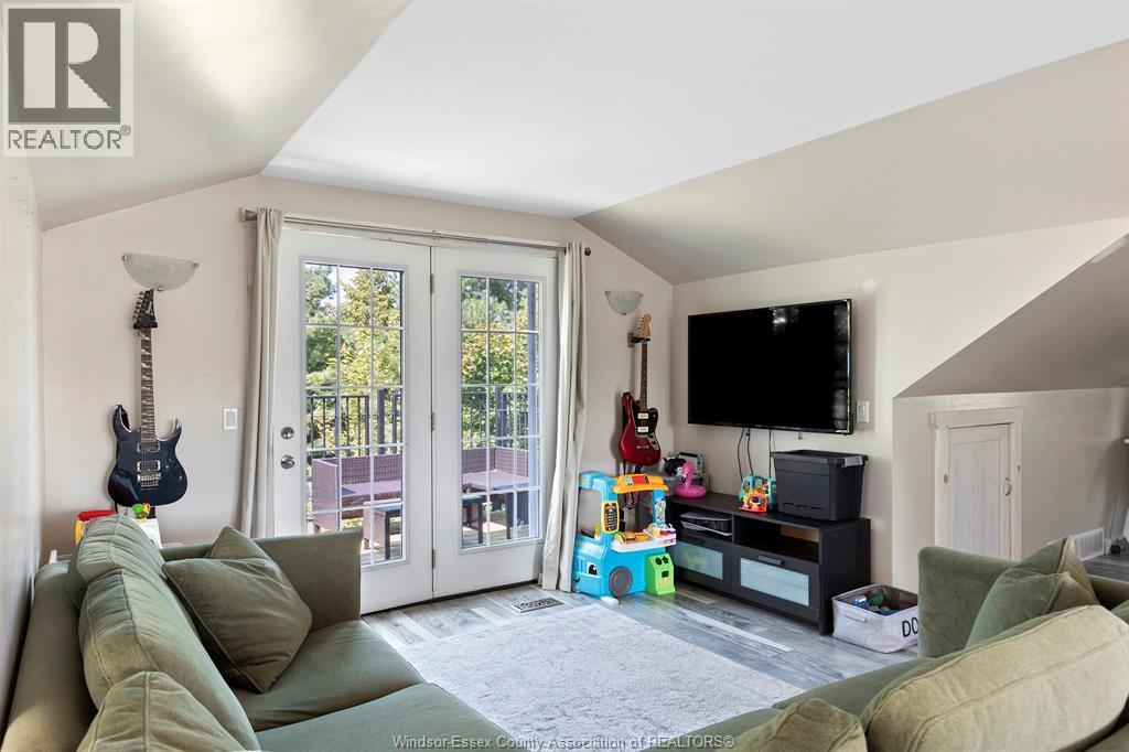 Photo 36 of 113 Beach Court, Stoney Point ON