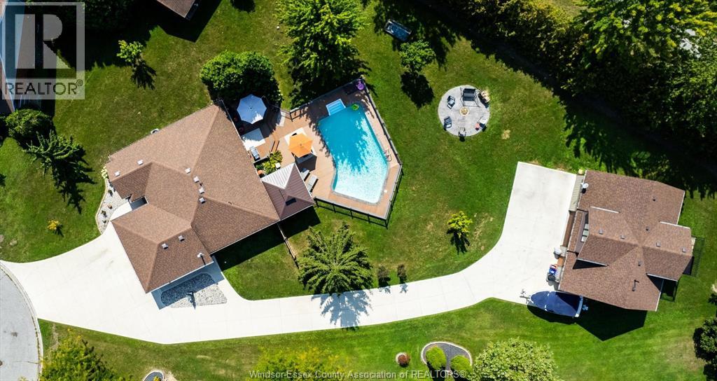 Photo 29 of 113 Beach Court, Stoney Point ON