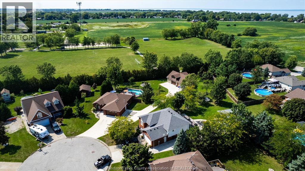 Photo 38 of 113 Beach Court, Stoney Point ON