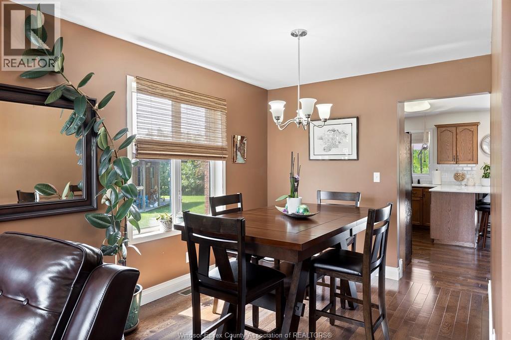 Photo 18 of 113 Beach Court, Stoney Point ON