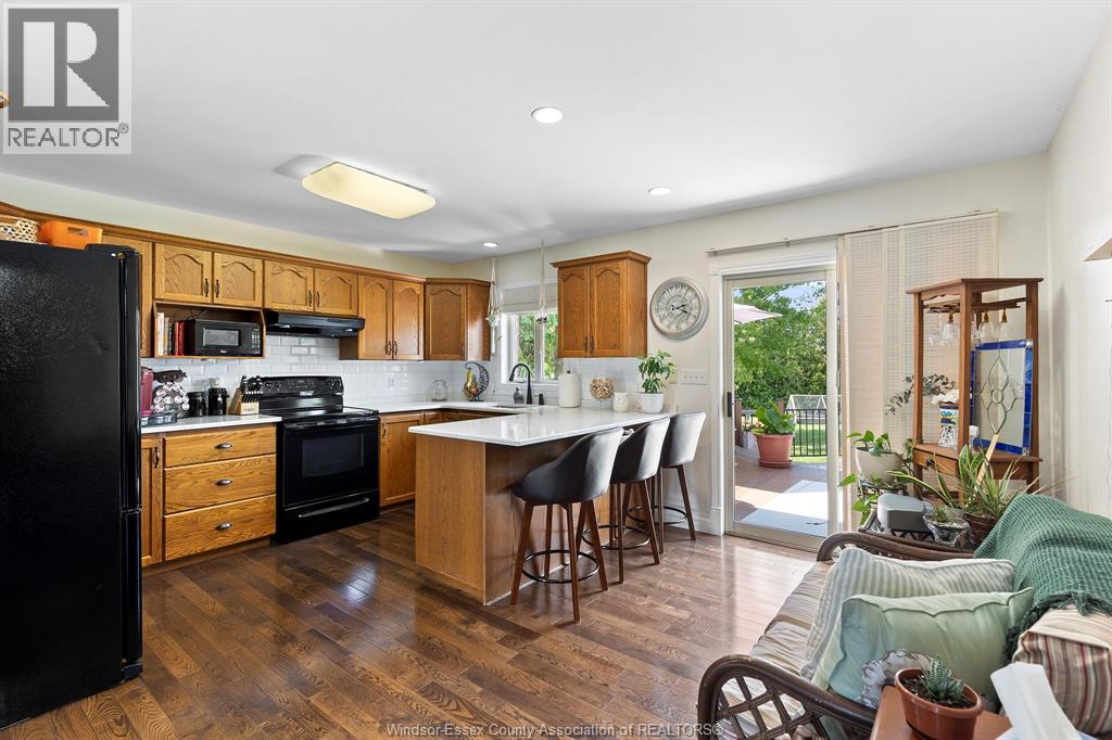 Photo 21 of 113 Beach Court, Stoney Point ON