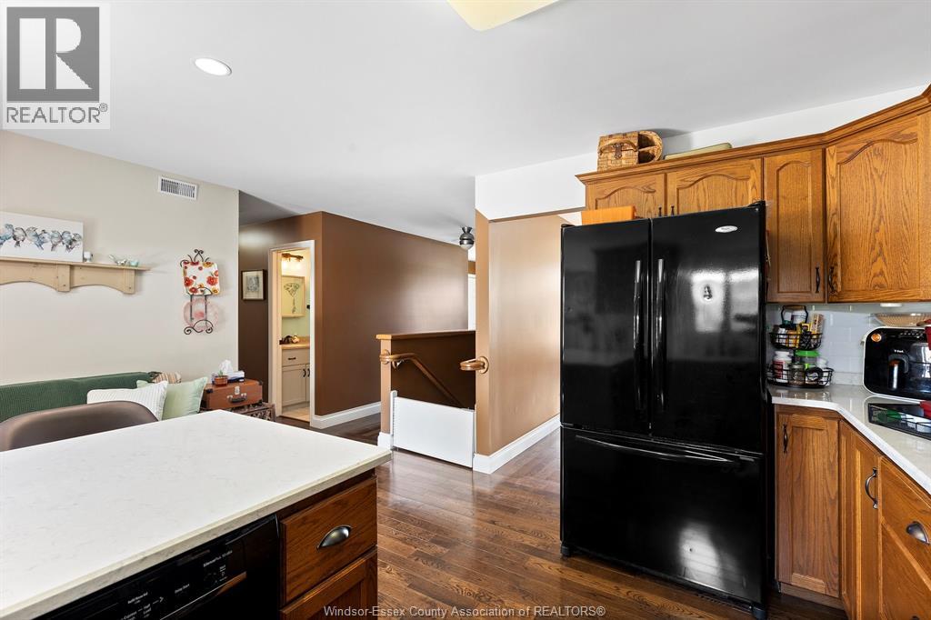Photo 47 of 113 Beach Court, Stoney Point ON