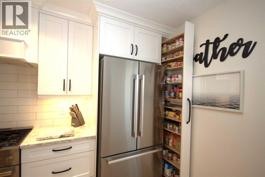 Photo 12 of 9655 Wedgewood Drive South, Wedgewood AB