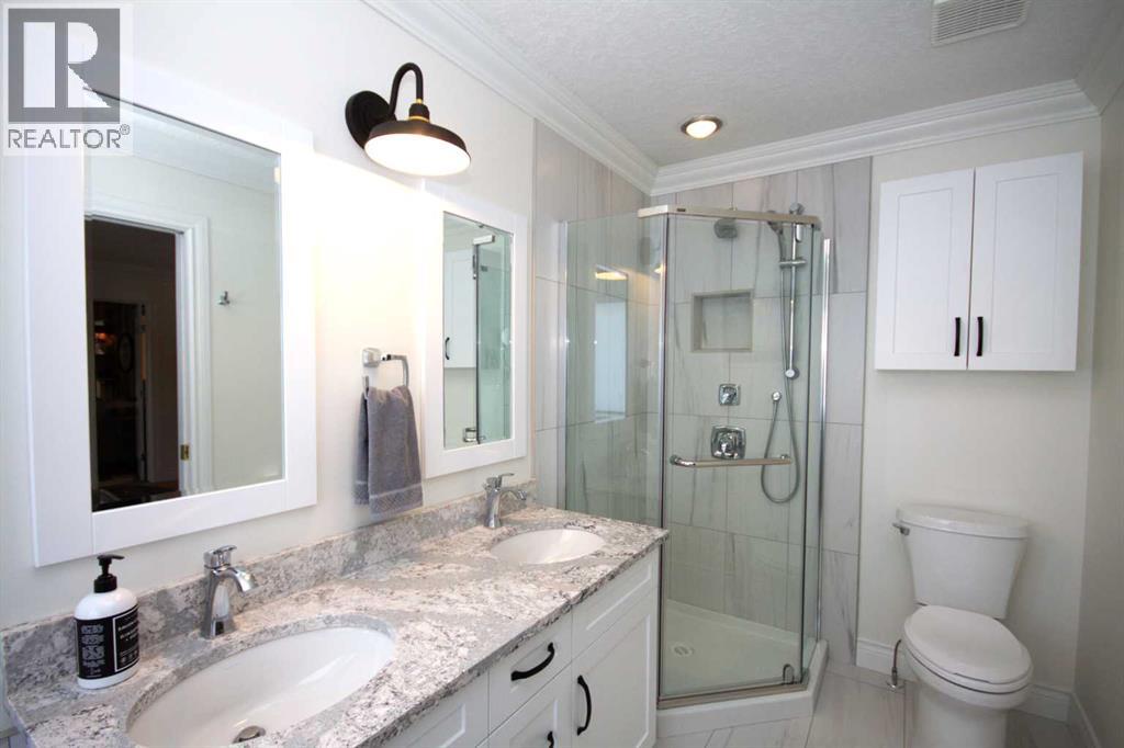 Photo 6 of 9655 Wedgewood Drive South, Wedgewood AB