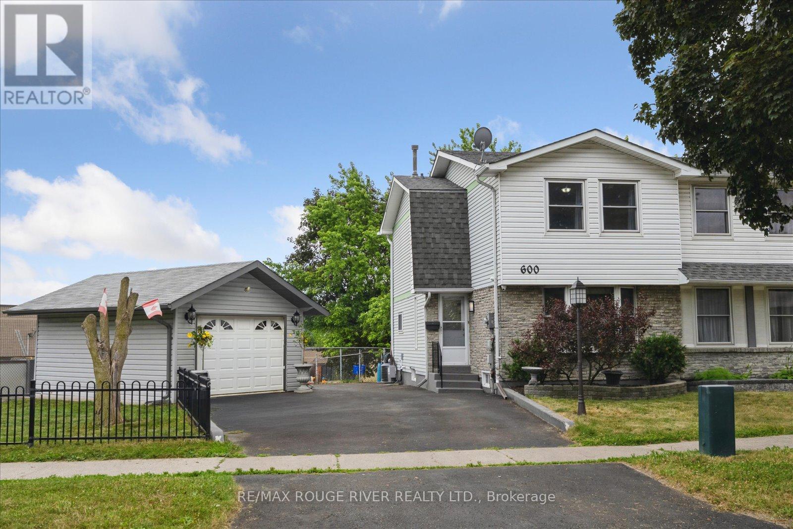 Photo 15 of 600 Galahad Drive, Oshawa ON