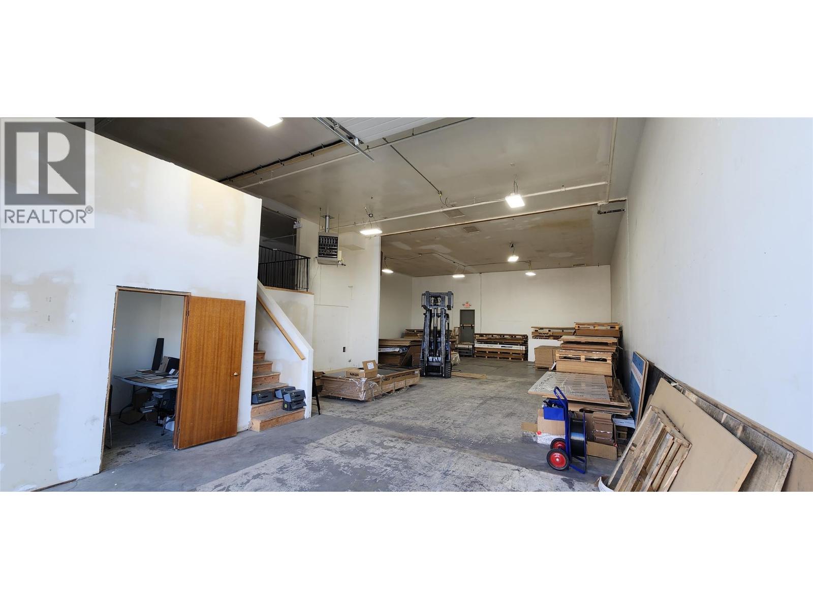 2 860 Leathead Rd Road, Kelowna