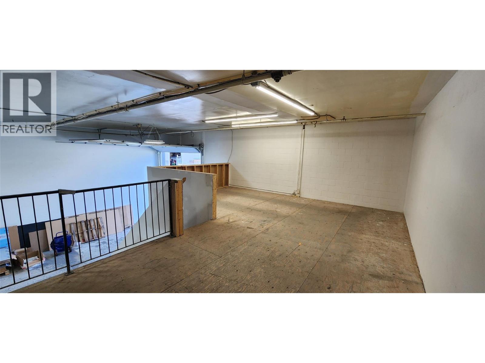 2 860 Leathead Rd Road, Kelowna