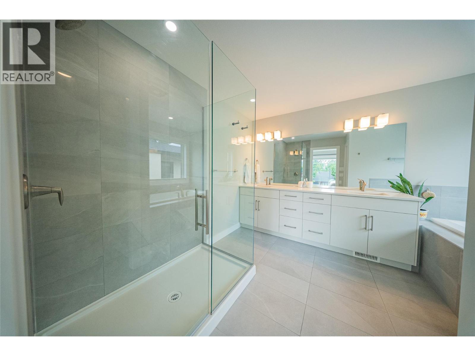 1292 Ethel Street, Kelowna