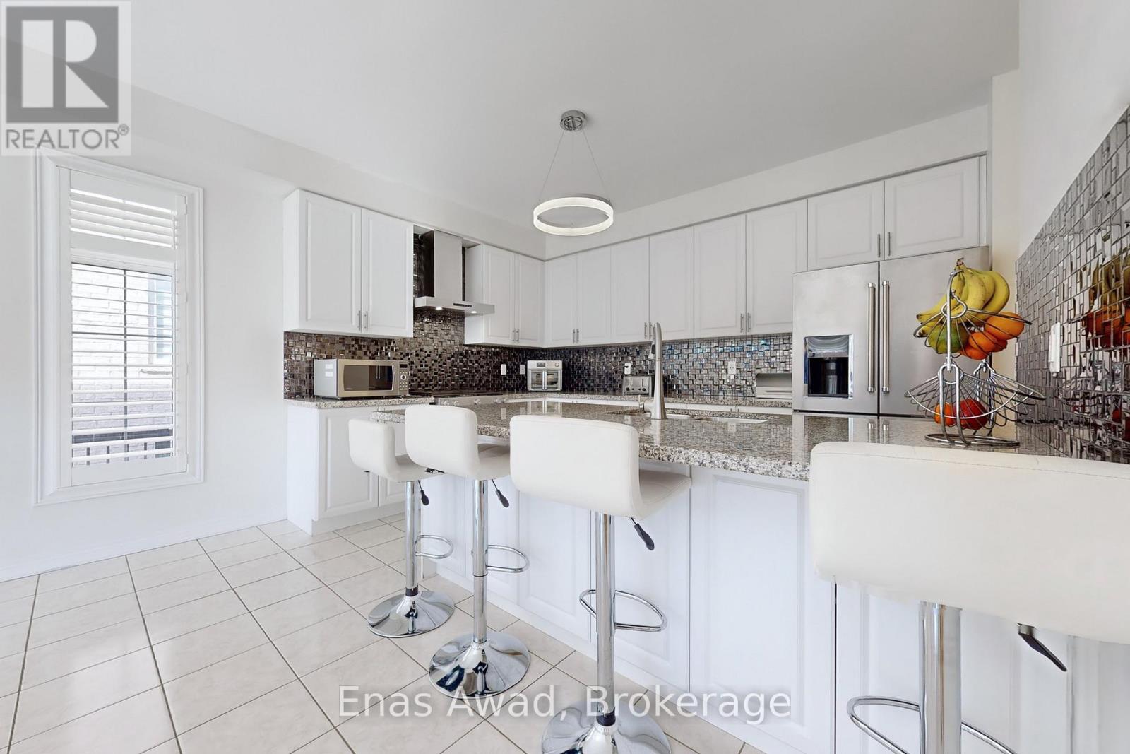 Photo 12 of 1829 Emberton Way, Innisfil ON