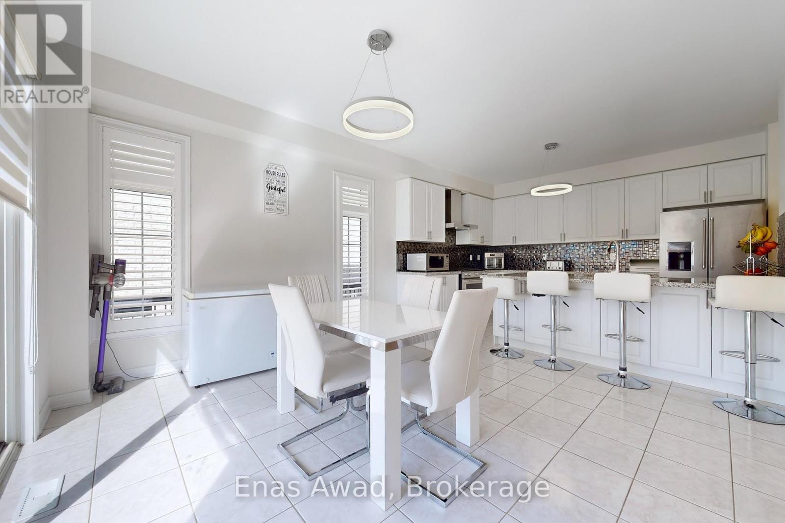 Photo 15 of 1829 Emberton Way, Innisfil ON