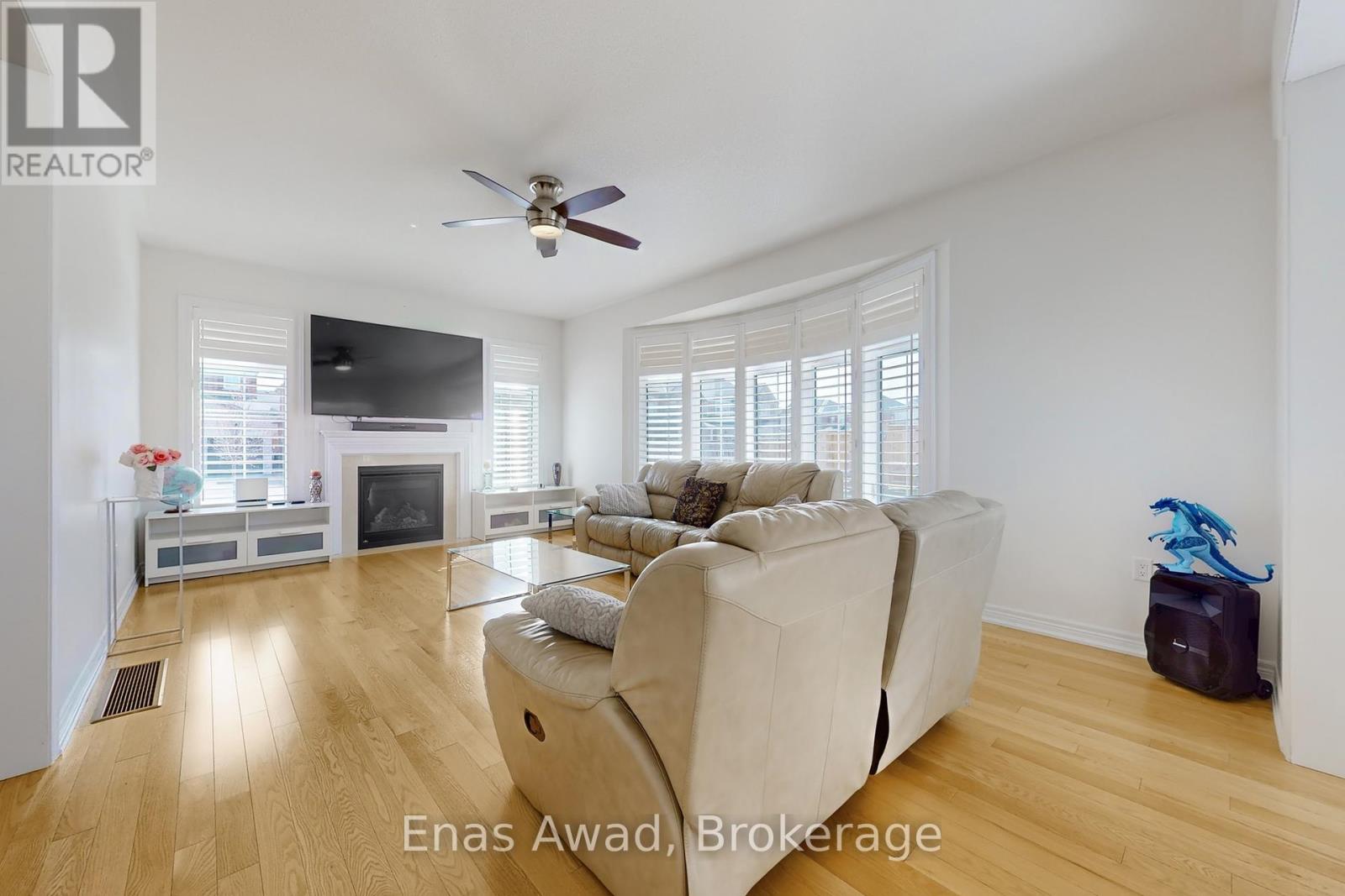 Photo 16 of 1829 Emberton Way, Innisfil ON