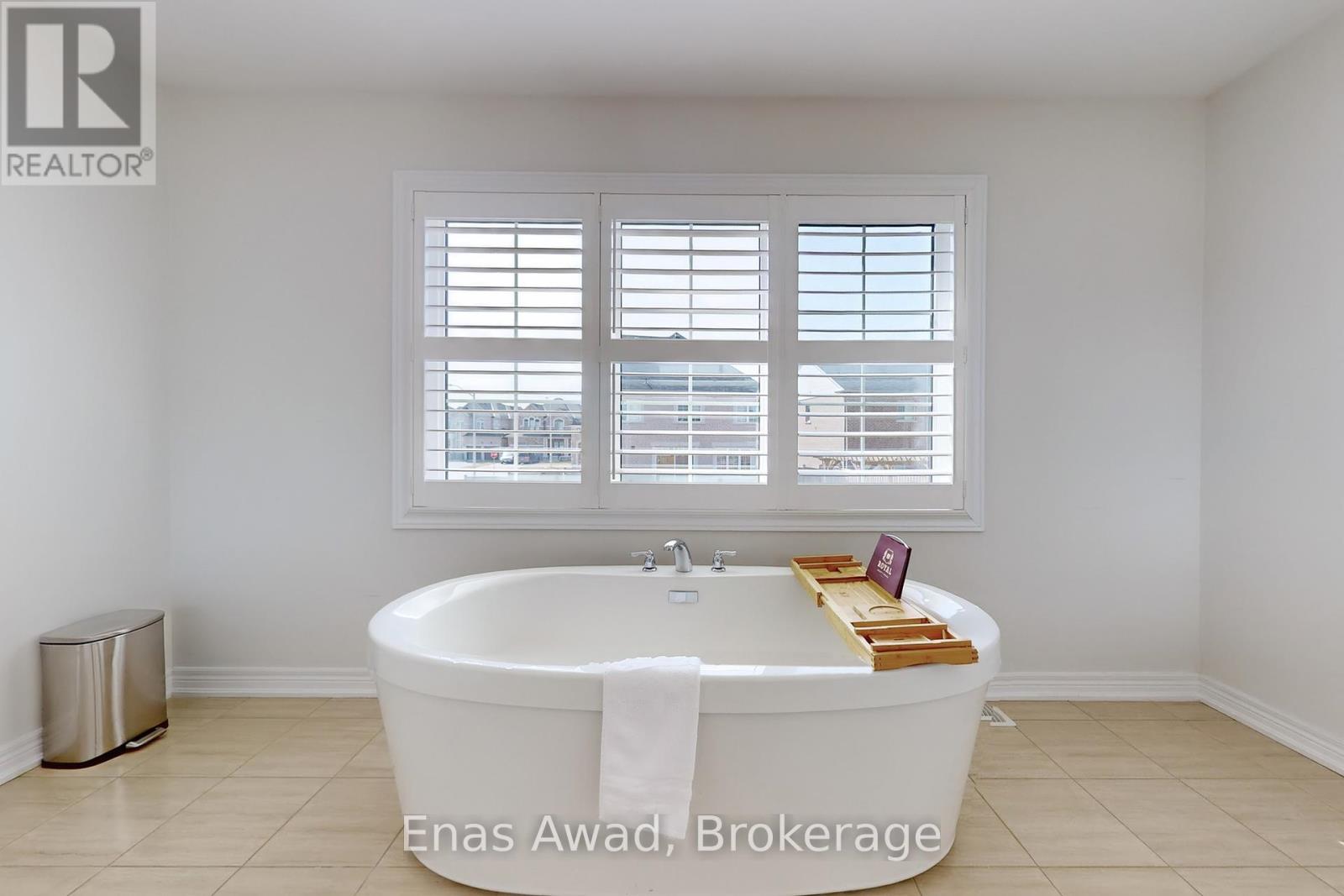 Photo 23 of 1829 Emberton Way, Innisfil ON