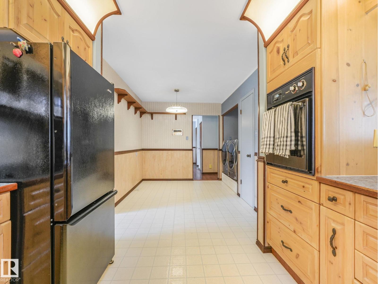 Photo 43 of 16836 96 Av Nw, Edmonton AB