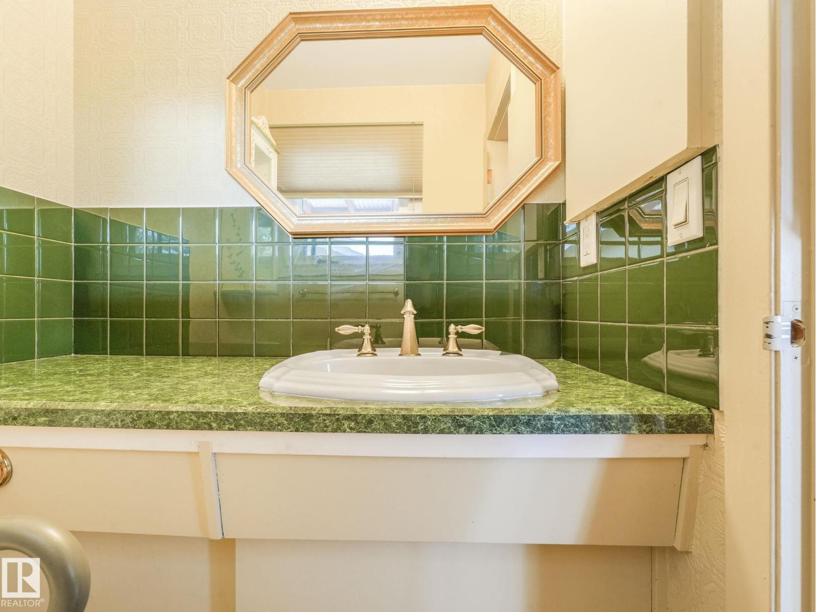 Photo 52 of 16836 96 Av Nw, Edmonton AB
