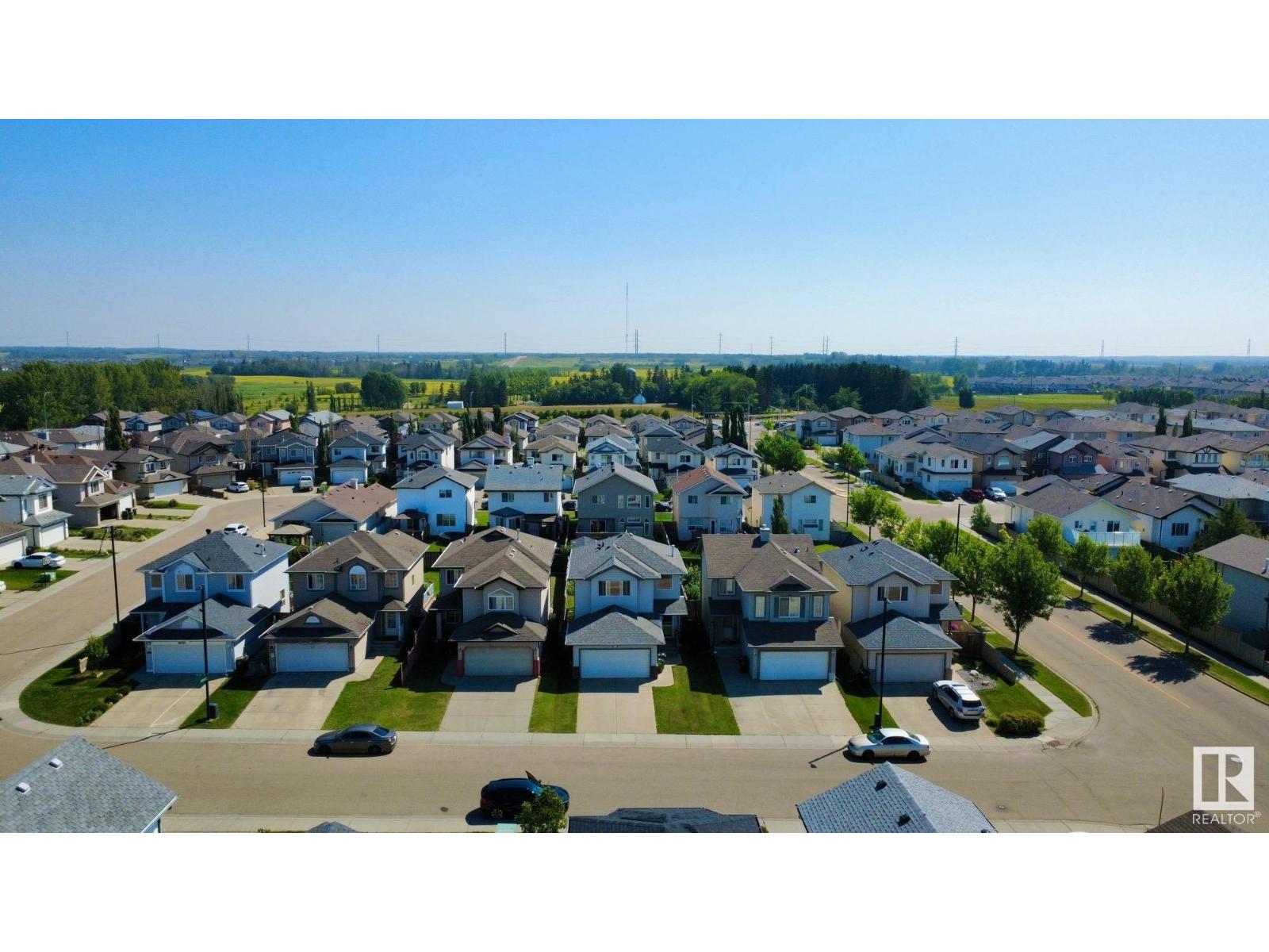 Photo 8 of 3311 21 St Nw, Edmonton AB