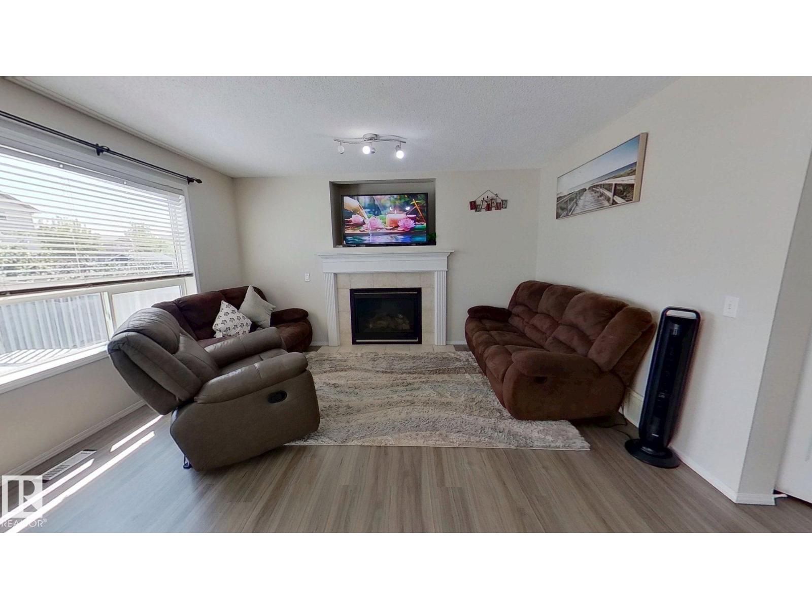 Photo 22 of 3311 21 St Nw, Edmonton AB
