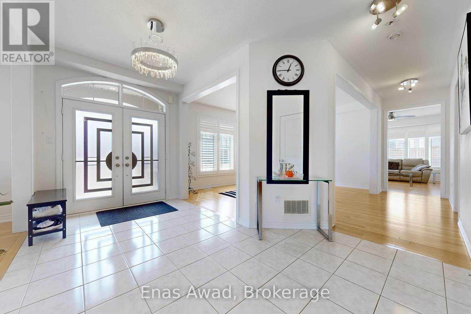 Photo 5 of 1829 Emberton Way, Innisfil ON