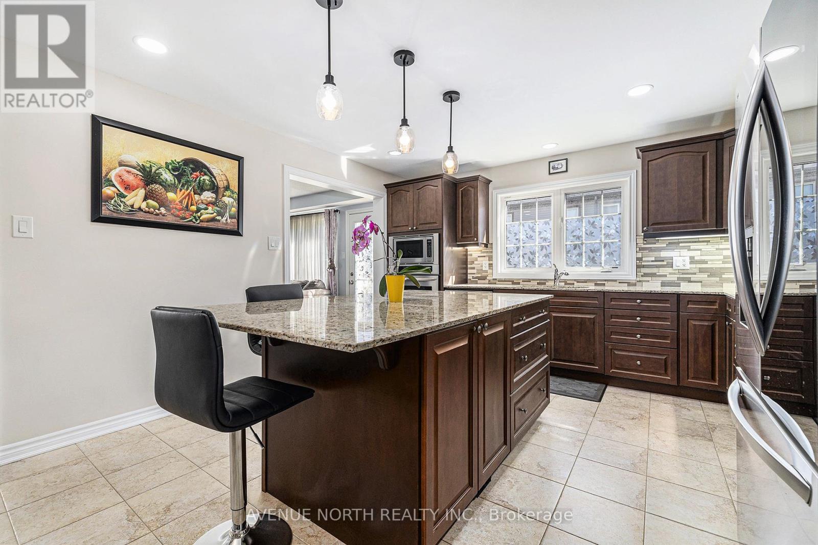 Photo 5 of 30 Solaris Drive, Ottawa ON