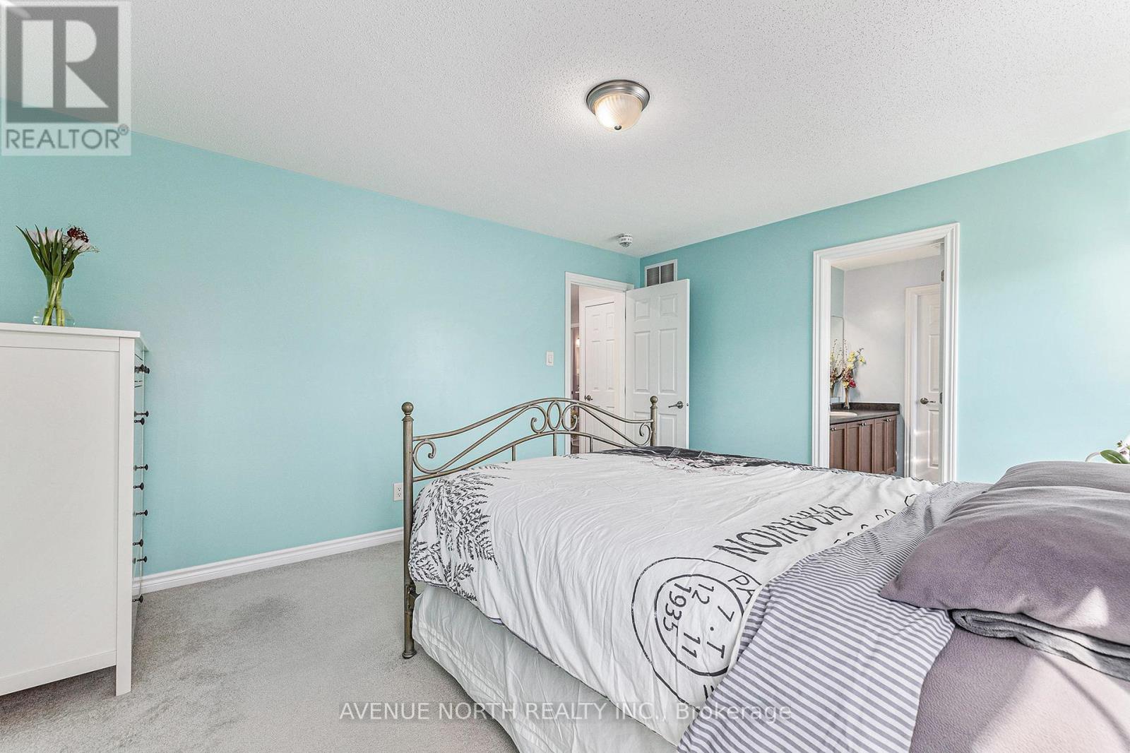 Photo 8 of 30 Solaris Drive, Ottawa ON