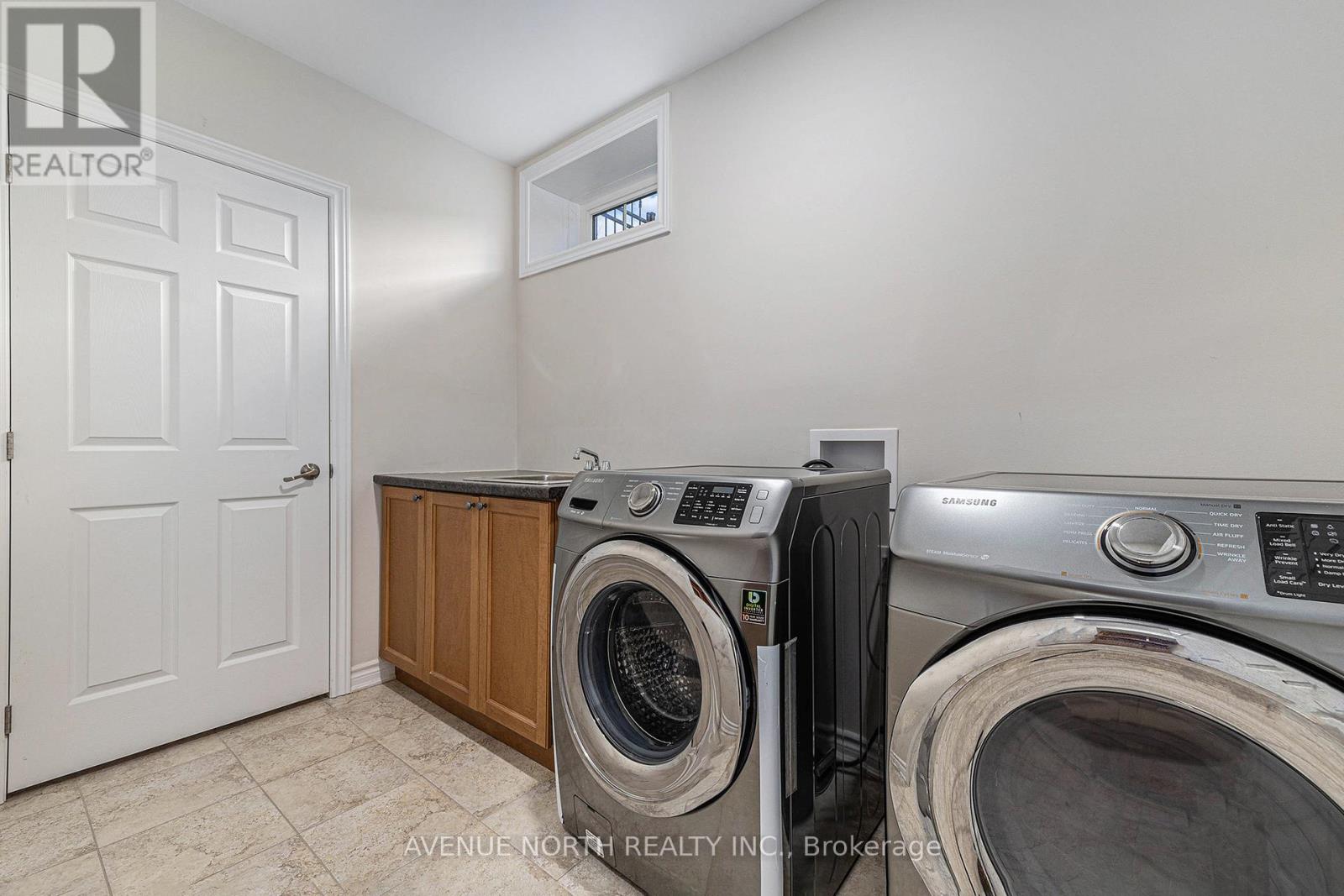 Photo 13 of 30 Solaris Drive, Ottawa ON