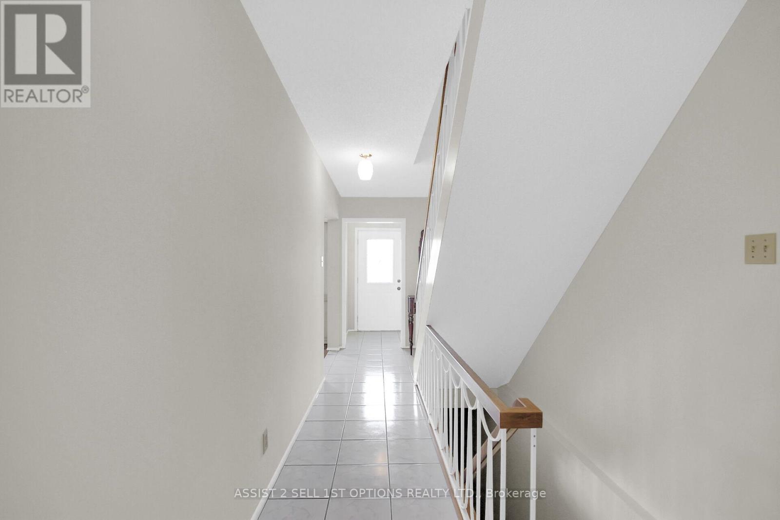 Photo 15 of 38 Ardell Grove, Ottawa ON