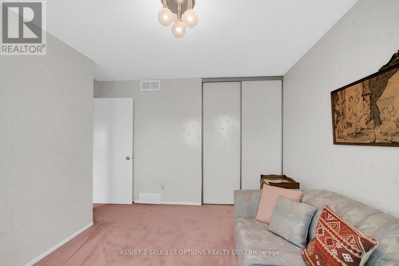 Photo 21 of 38 Ardell Grove, Ottawa ON
