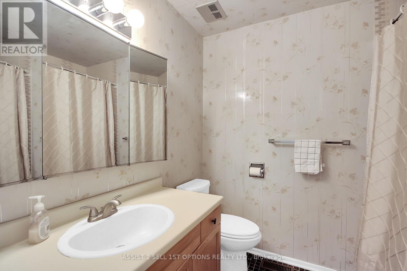 Photo 1 of 38 Ardell Grove, Ottawa ON
