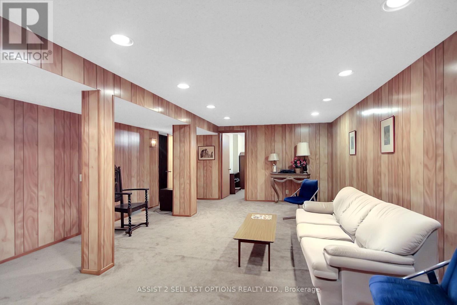 Photo 13 of 38 Ardell Grove, Ottawa ON