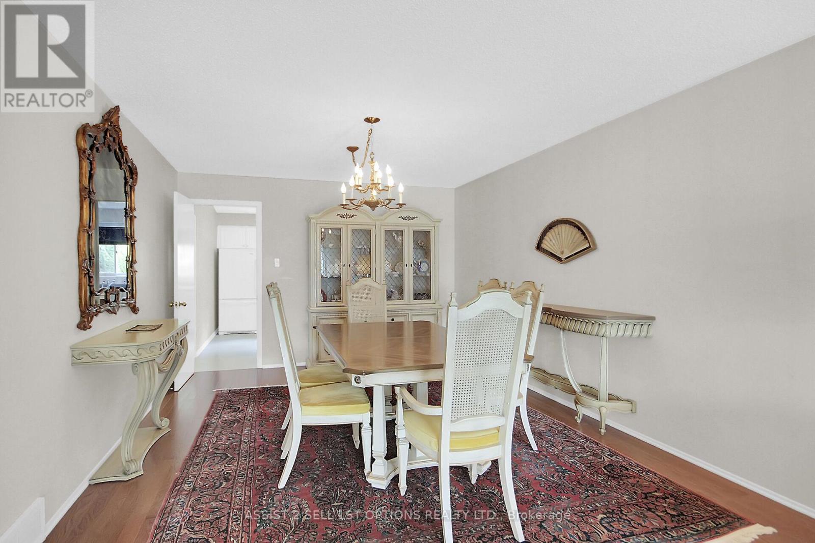Photo 16 of 38 Ardell Grove, Ottawa ON