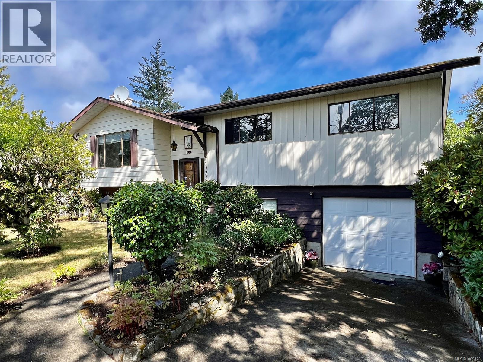 Photo 15 of 1734 Feltham Rd, Saanich BC