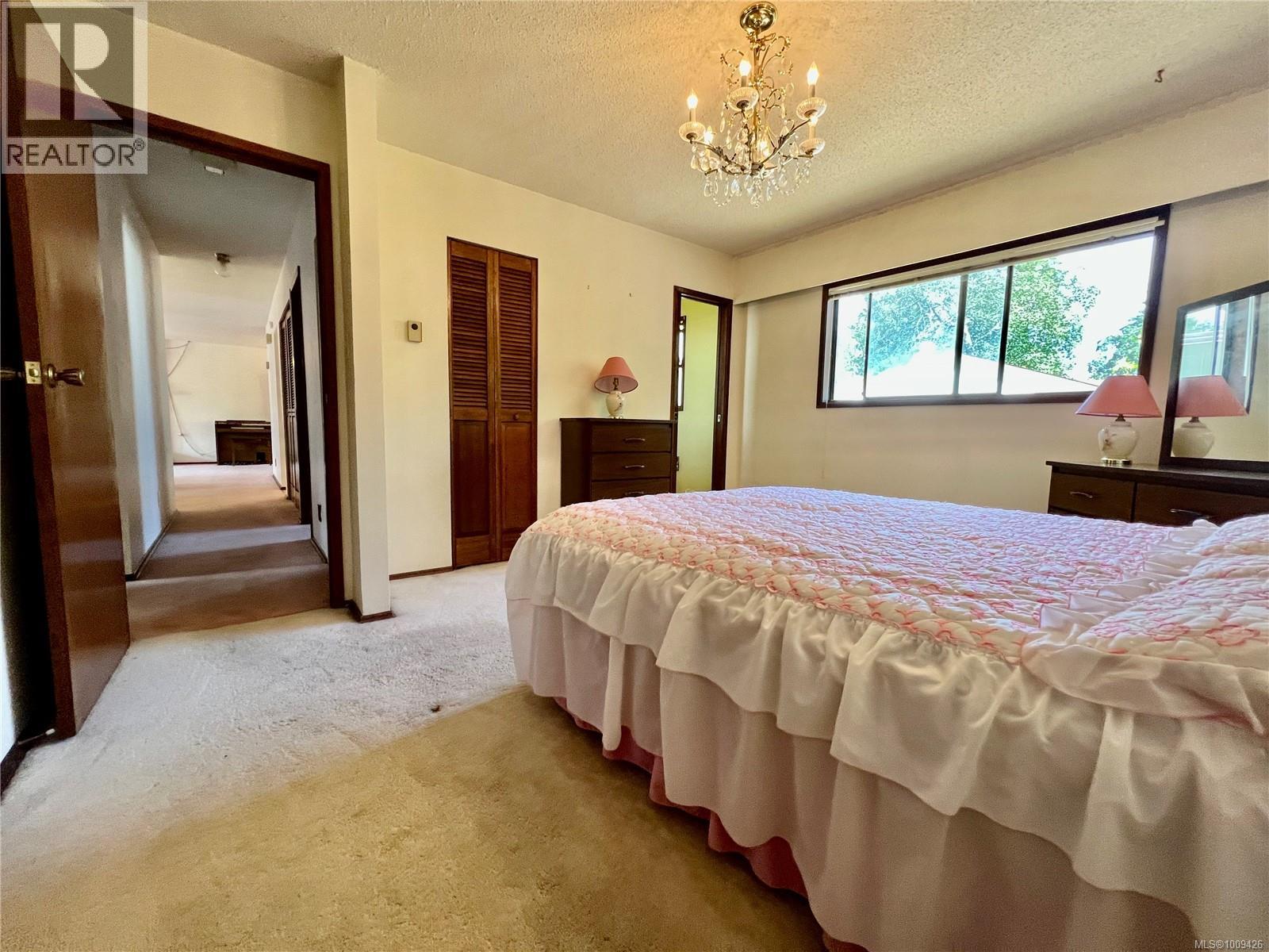 Photo 18 of 1734 Feltham Rd, Saanich BC