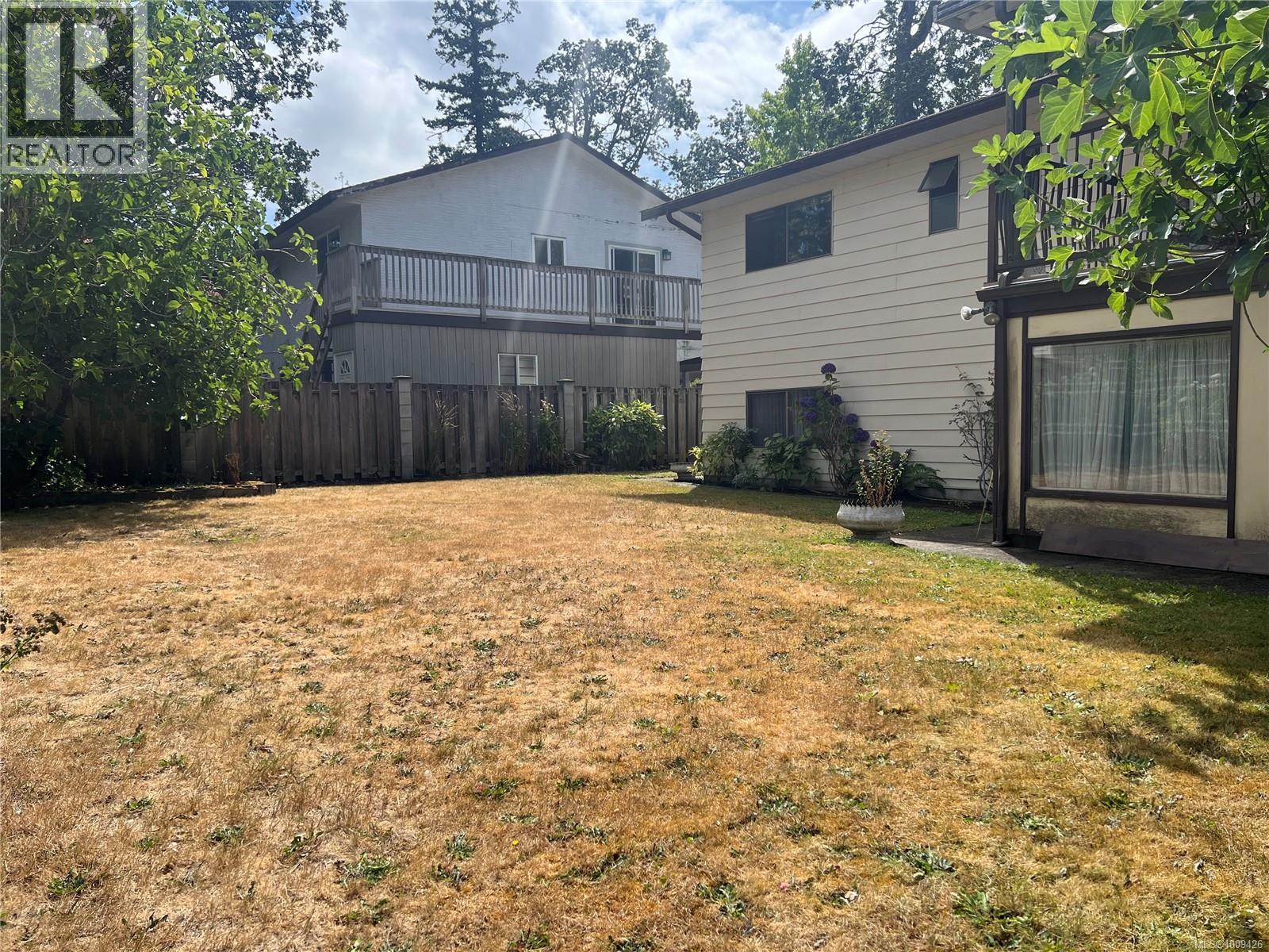 Photo 4 of 1734 Feltham Rd, Saanich BC