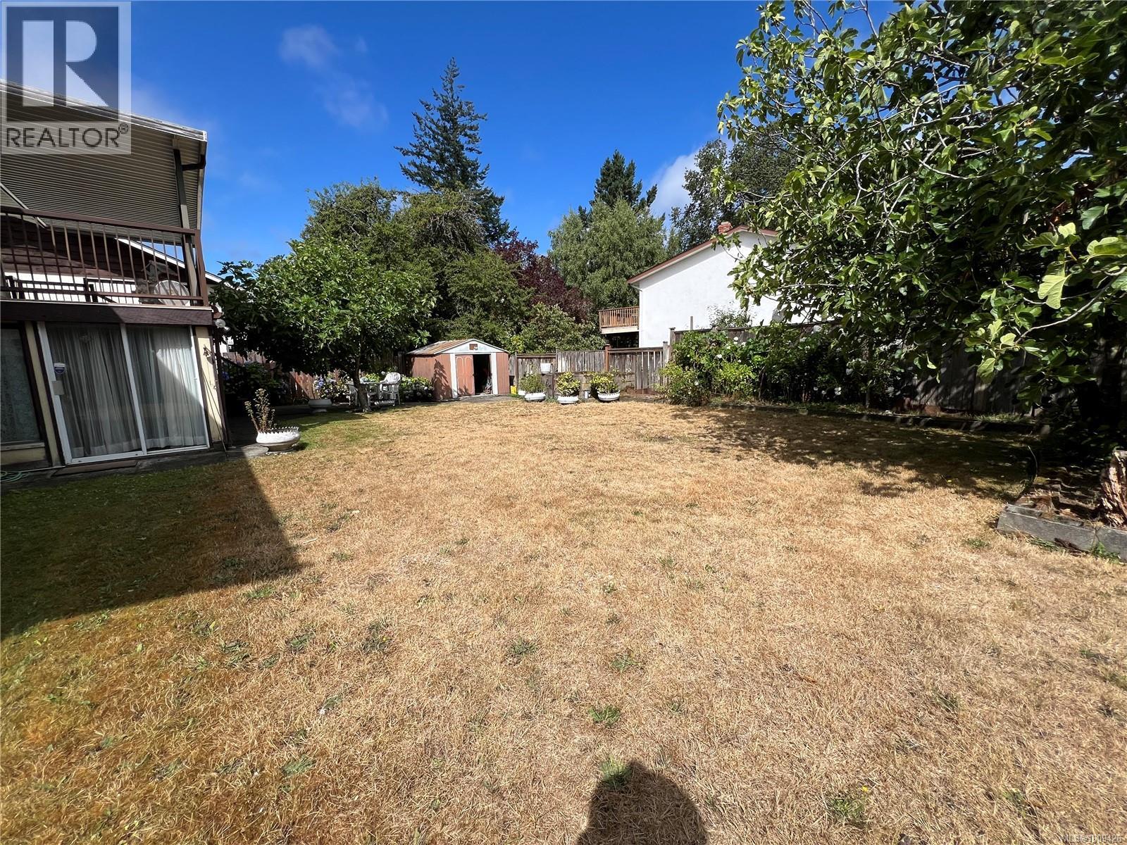 Photo 9 of 1734 Feltham Rd, Saanich BC