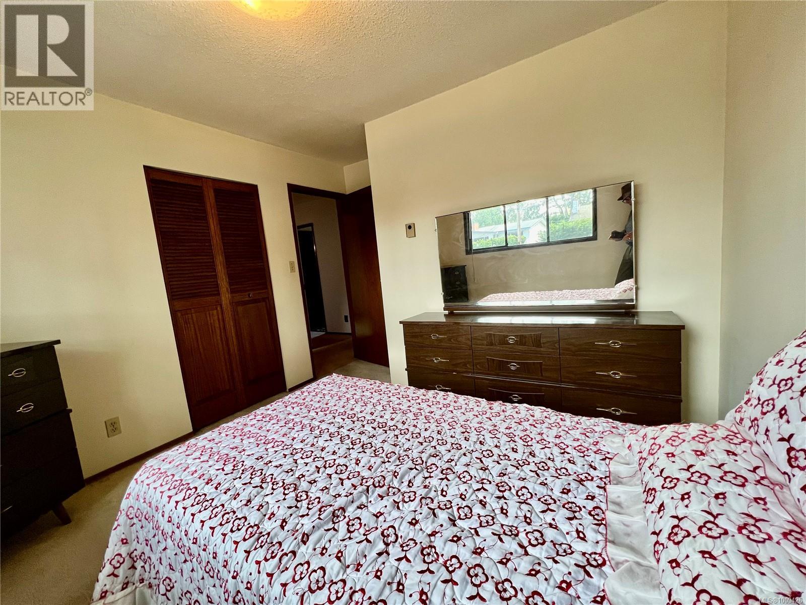 Photo 17 of 1734 Feltham Rd, Saanich BC