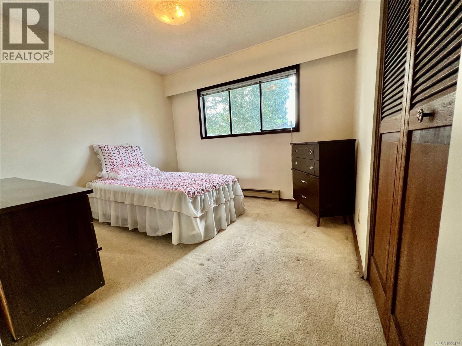 Photo 12 of 1734 Feltham Rd, Saanich BC