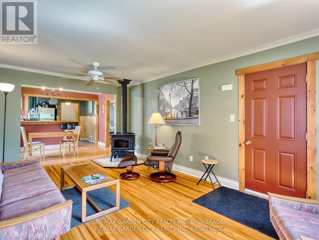 Photo 31 of 4395 Ontario Street, Lincoln ON
