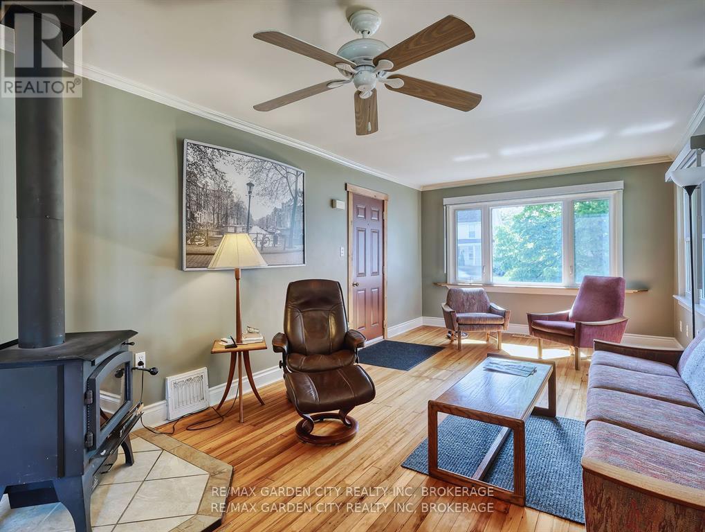 Photo 20 of 4395 Ontario Street, Lincoln ON