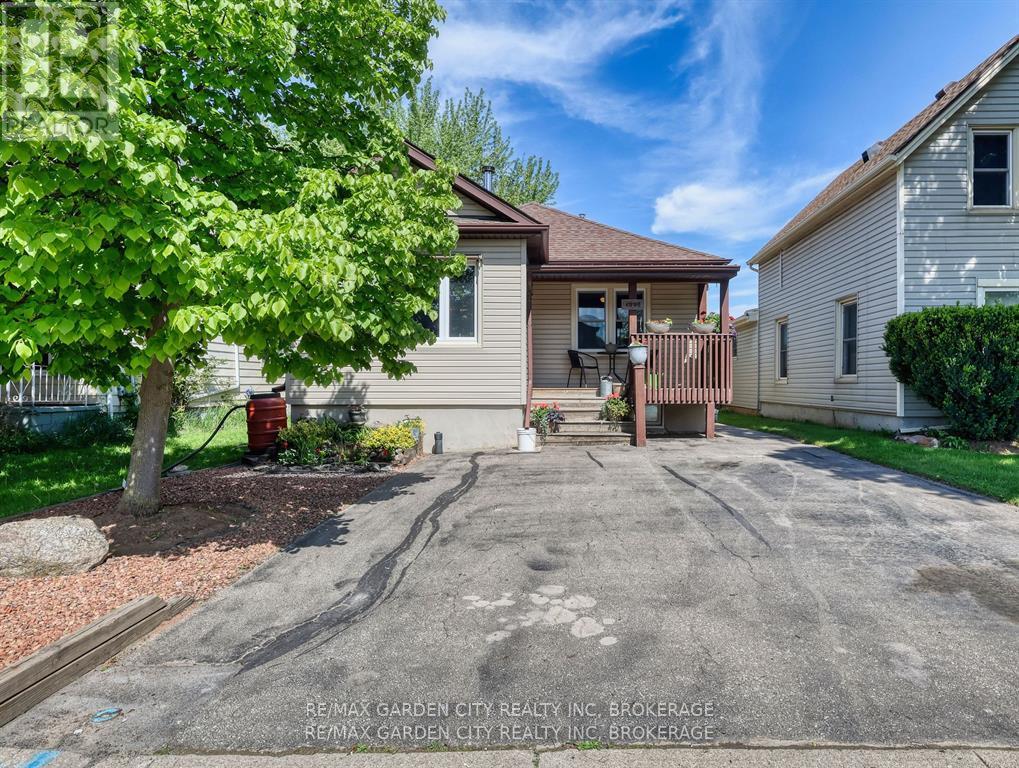 Photo 12 of 4395 Ontario Street, Lincoln ON