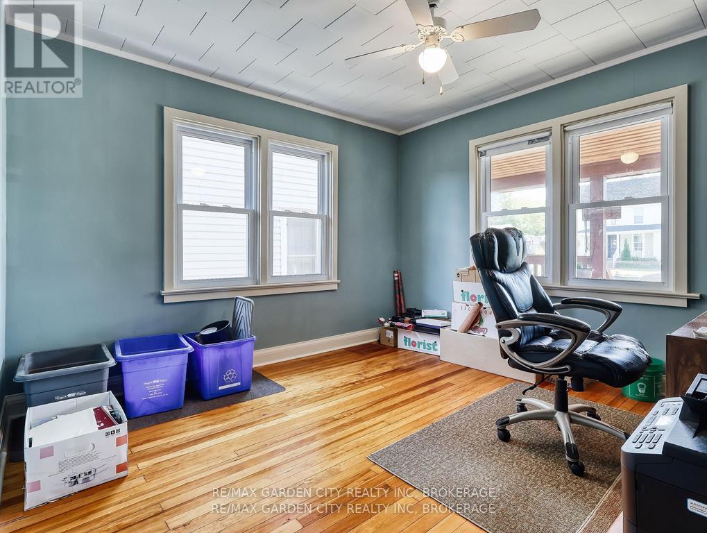 Photo 23 of 4395 Ontario Street, Lincoln ON