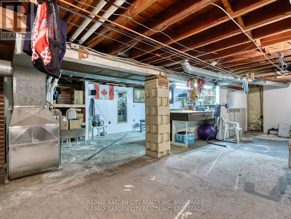 Photo 3 of 4395 Ontario Street, Lincoln ON