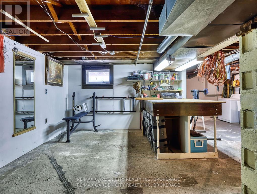Photo 9 of 4395 Ontario Street, Lincoln ON